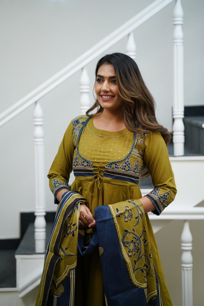 lightens the soul cotton  anarkali set